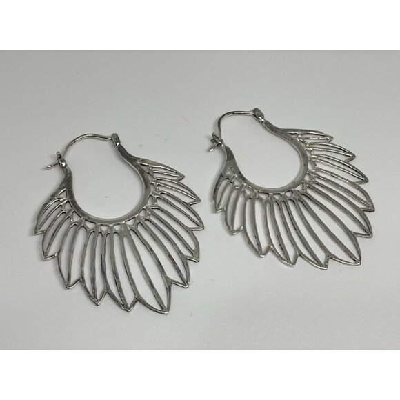Silver Plated Traced Feather Hope Earrings Delicate Vintage Jewelry - Picture 3 of 7